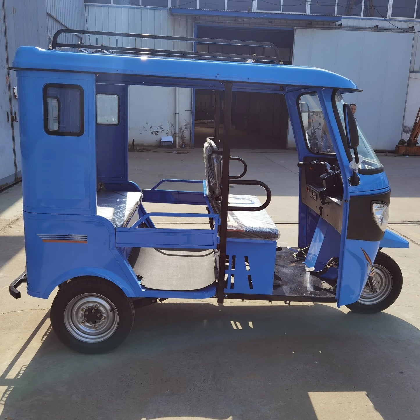 200CC Bajaj Passenger Tricycle | 3-Wheel Gasoline Taxi