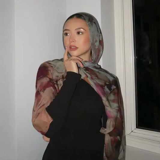 Watercolor Floral Printed Modal Shawl – Lightweight, Breathable Cotton-Rayón Viscose Hijab Scarf for Muslim Women