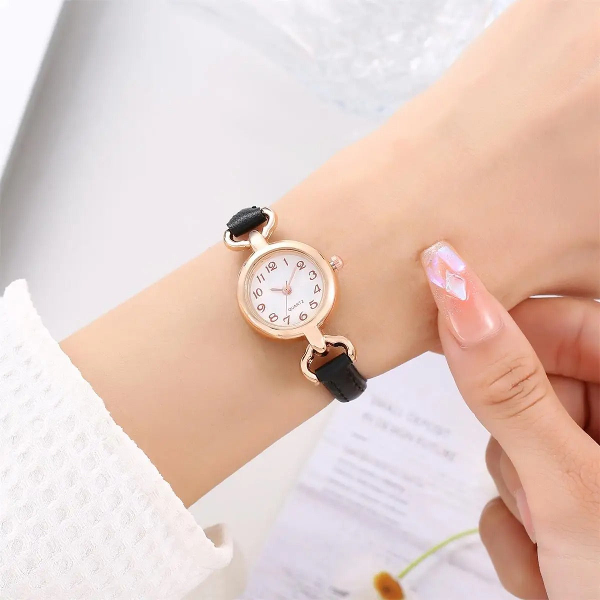 2024 Girls Student Watch – Fashion Round Ladies Digital Wristwatch