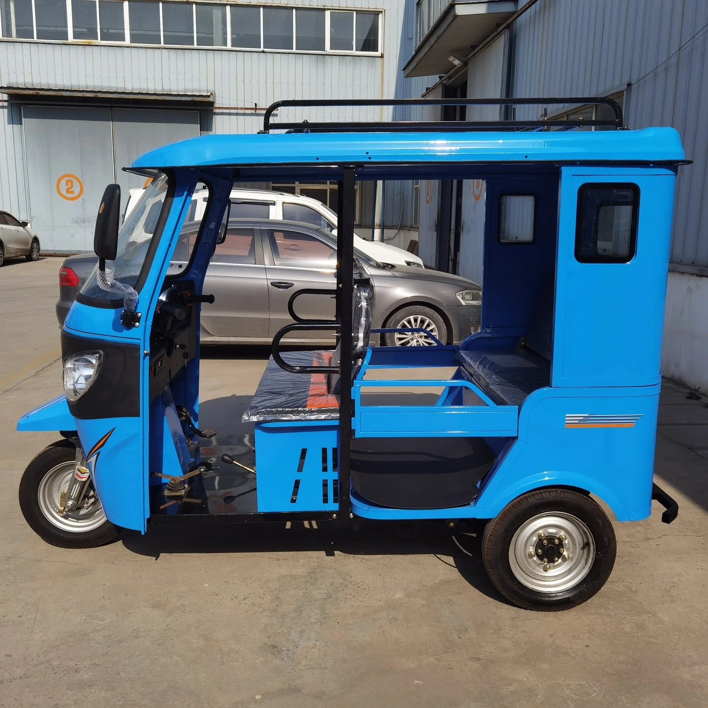 200CC Bajaj Passenger Tricycle | 3-Wheel Gasoline Taxi